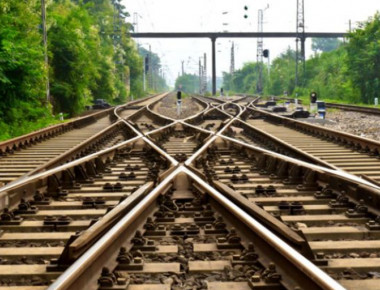 Κιλκίς: Φωτιά κατά μήκος σιδηροδρομικής γραμμής